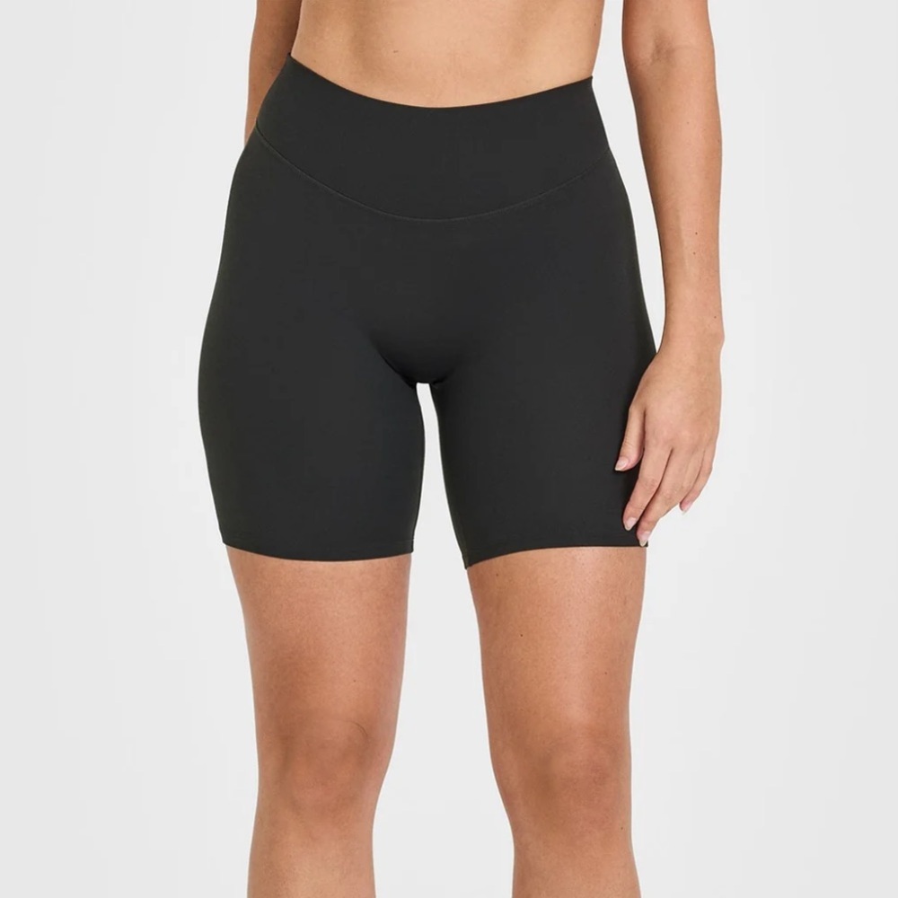 NWT ONER ACTIVE Soft Motion Cycling Shorts 8” Length - Size Small